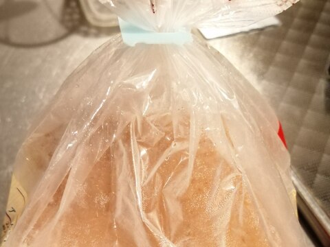 冷凍庫に入れるだけ！食パンの冷凍方法